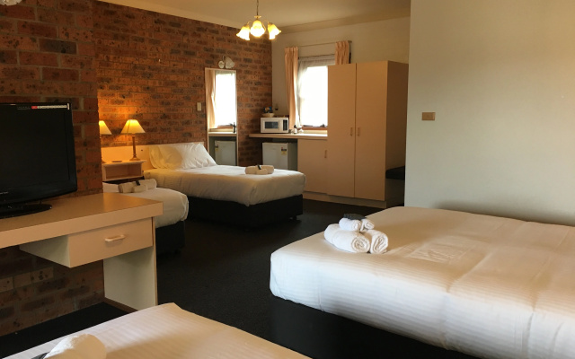 Bega Downs Motor Inn – Guest Rooms – Bega