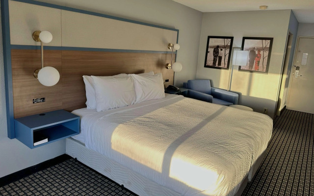 AmericInn by Wyndham Reedsburg