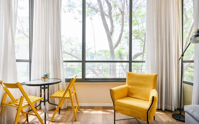 Sahara Vibes by HolyGuest