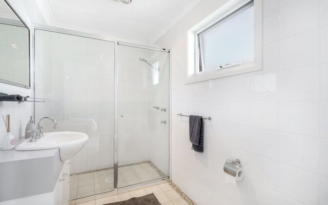 Sandcastles, 1/8 Ala Moana Way