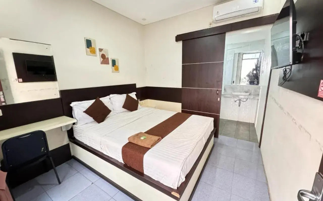 OYO 1078 Fakhira Residence