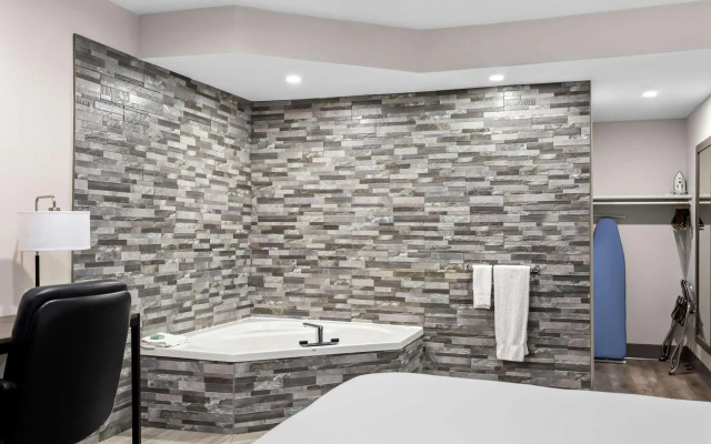 SureStay Plus by Best Western Windsor