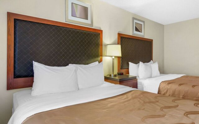 Spark by Hilton Lakewood Denver Southwest