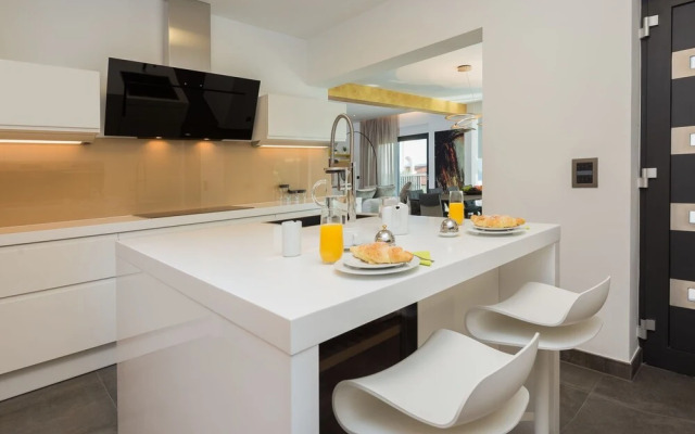 Beachfront Villa Azzurro With Pool