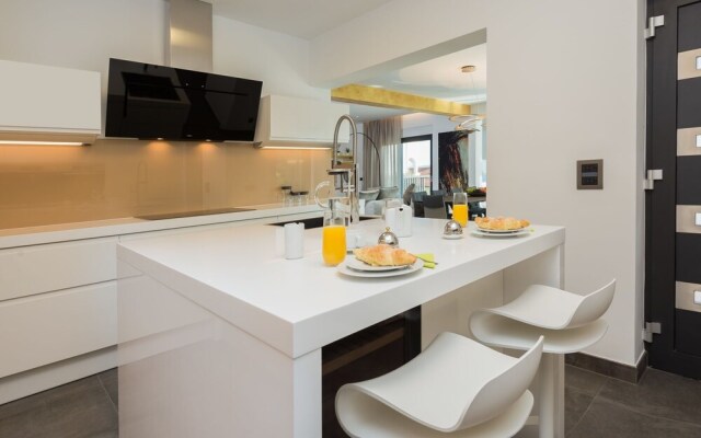 Beachfront Villa Azzurro With Pool