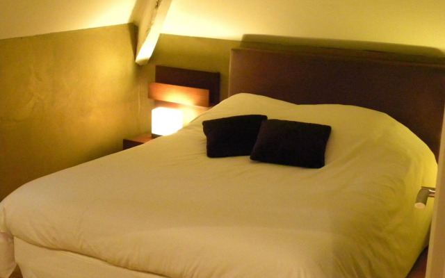 Hotel La Bastie D Urfe