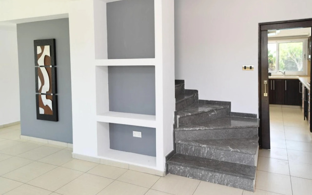 Villa In Paradise in Goudi