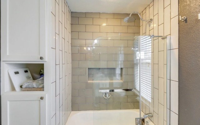 Pet-friendly Austin Home w/ Private Yard + Deck!