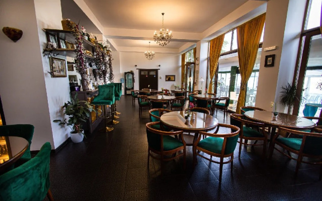 . RIVIERA 990 - Camere de Inchiriat