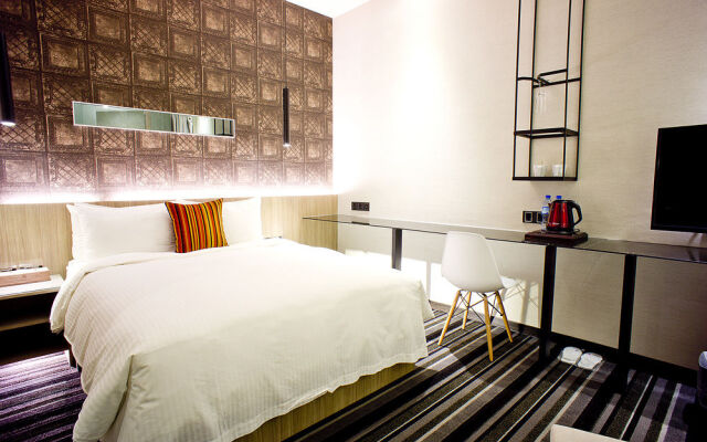 Urban Chic Inn