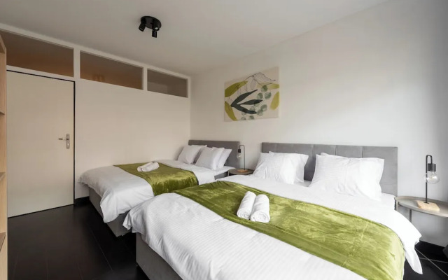 Stylish 3-bedroom apartment with balcony