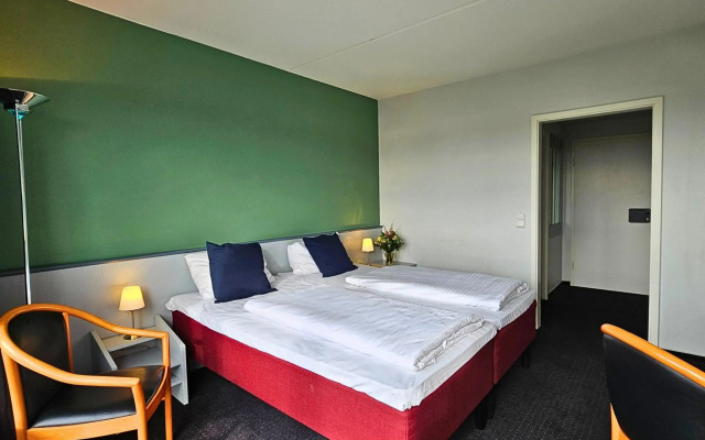 Good Morning + Bad Oldesloe Hotel