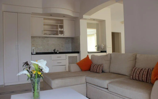 Golden Life Heights Deluxe Suite  - Adults Only