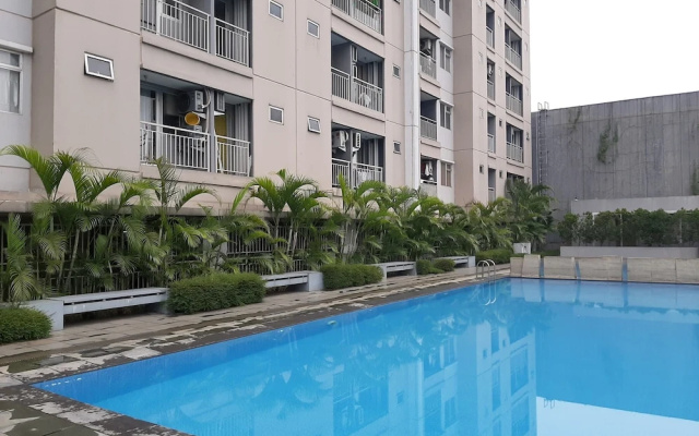 Roomy Studio Room Bintaro Park View Apartment – Pool – Jakarta