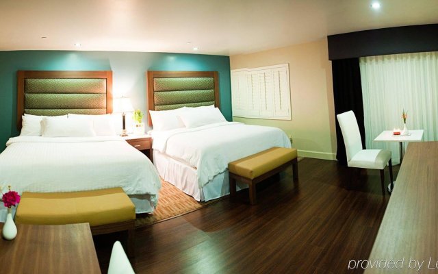 BLVD Hotel & Studios - Walking Distance to Universal Studios Hollywood