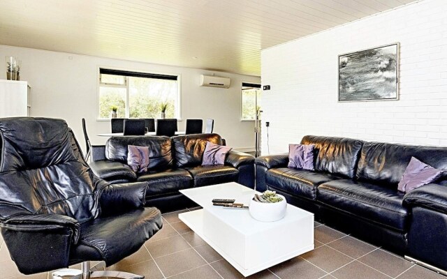 Spacious Retreat in Marielyst-by Traum