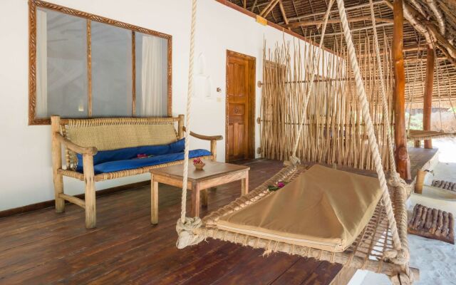 Hakuna Majiwe Beach Lodge