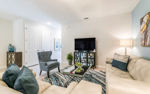 Beautiful Townhome W/pool &free Resort Access!