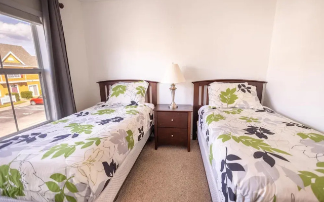4562 YR - Amazing 4 Bed Private Getaway