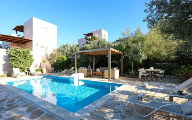 Myrsini Villa by LeaderStay