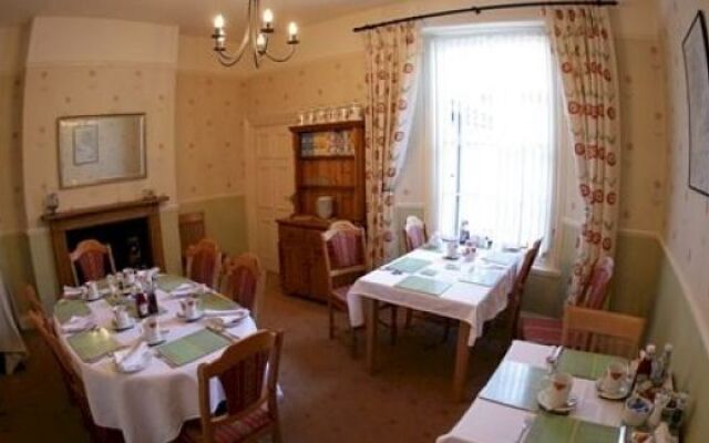 The Seale Arms