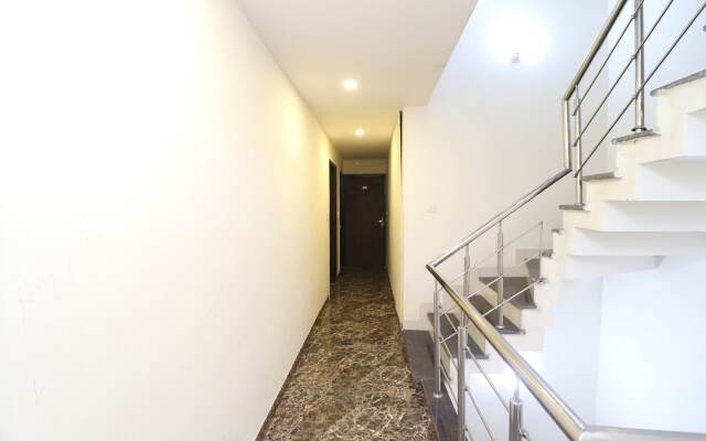 OYO 28646 Hotel Golden Heart