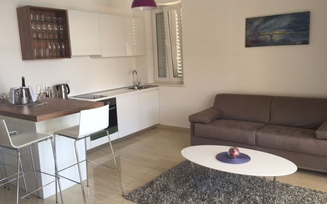 Boutique Pine Tree apartments