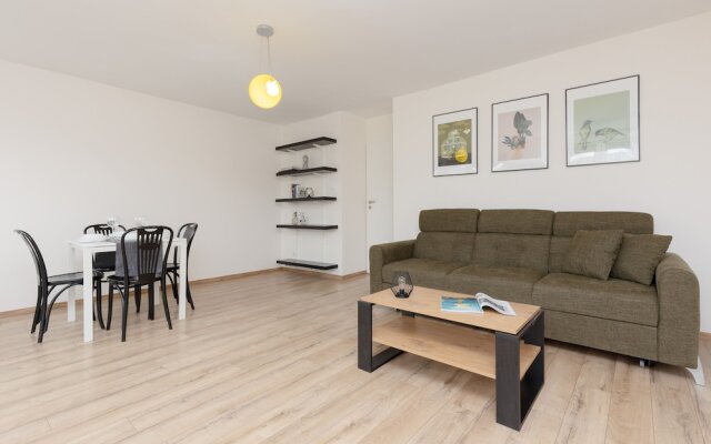 Bonifraterska Apartment by Renters