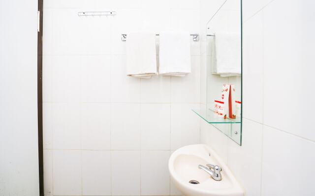 OYO 450 Semampir Residence