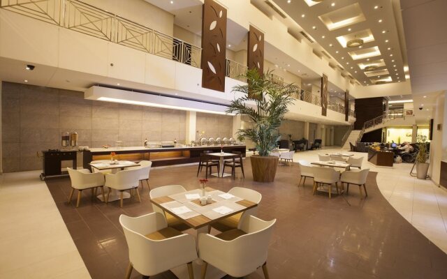 Grand Lily Hotel Suites