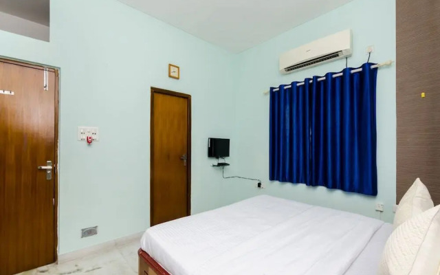 Maple Comfort By OYO Rooms