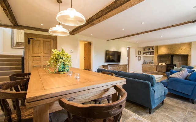 Atherstone Farmhouse & Cottage