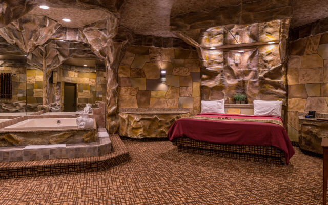 Inn of the Dove Romantic Suites with Jetted Tub & Fireplace