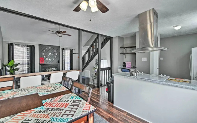 Updated Fayetville Townhome-away-from-home w/ Yard