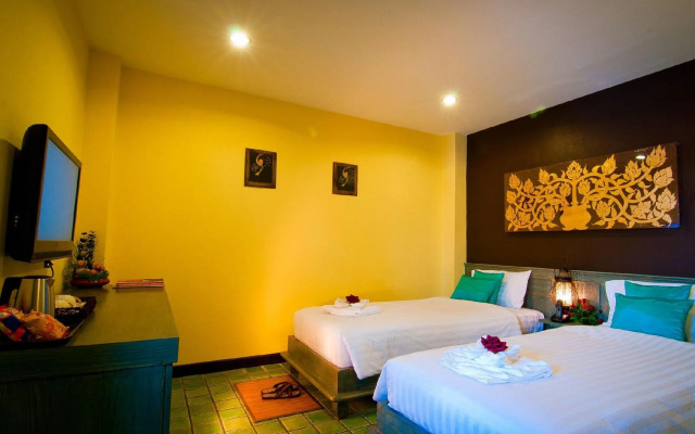 CM Night Bazaar Boutique Hotel