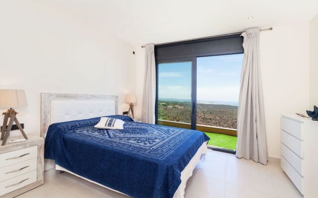 Holiday Home Suites Mas Nou