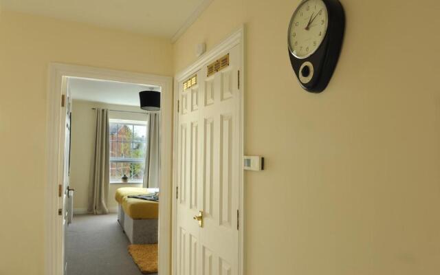 Select Serviced Accommodation - Hunters Wharf