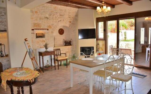 Luxury Suites in Panormo