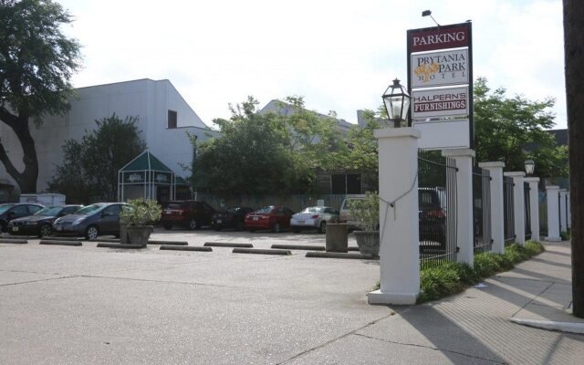 Garden District Hotel