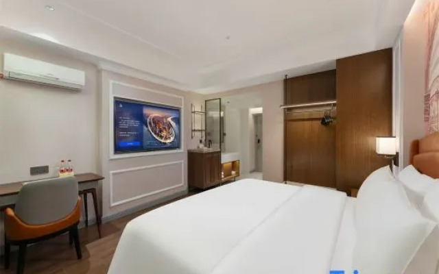 Vienna Classic Hotel (Zhongsujin Street Store, Manzhouli)