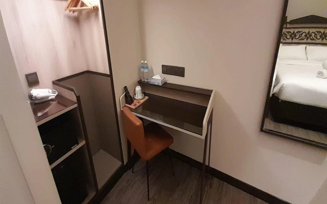 Lion Peak Hotel Hamilton