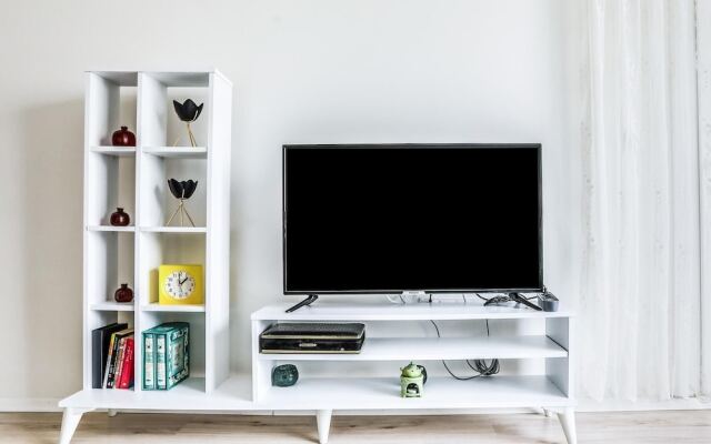 2 1 Modern Flat With Balcony in Tuzla