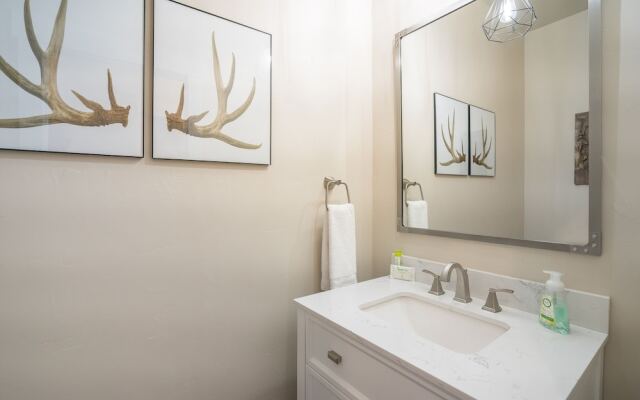 Fox Creek 2 4 Bedroom Townhouse by RedAwning