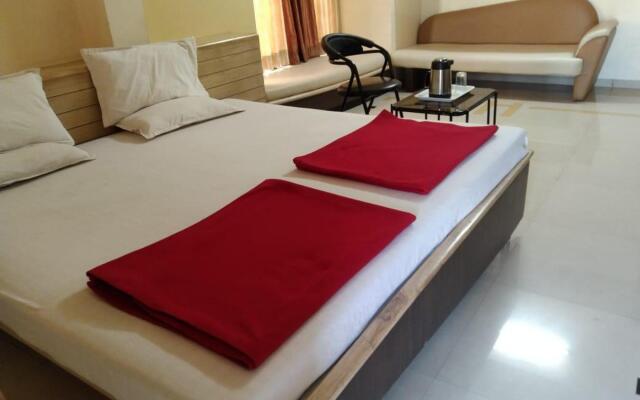 Hotel Aaditya Palace