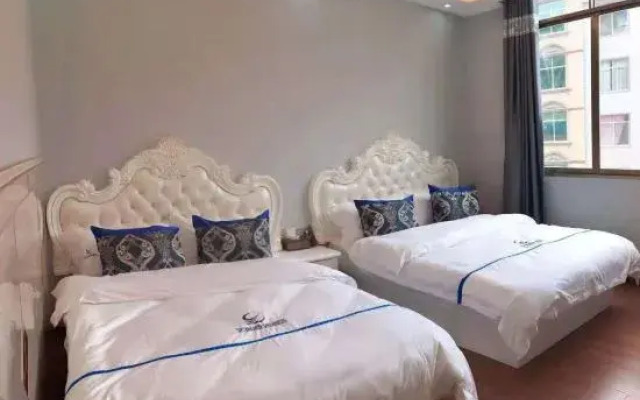 Funing Yishang Business Hotel