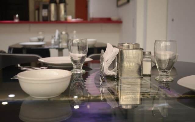 Imperial House Hotel