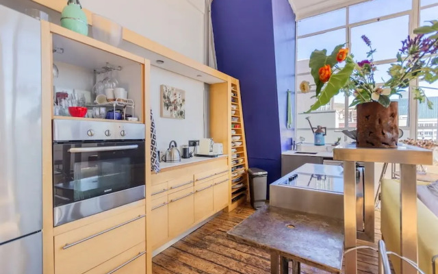 Wolroy House 405 by CTHA