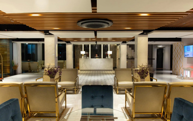 Holatel Hotel Phitsanulok