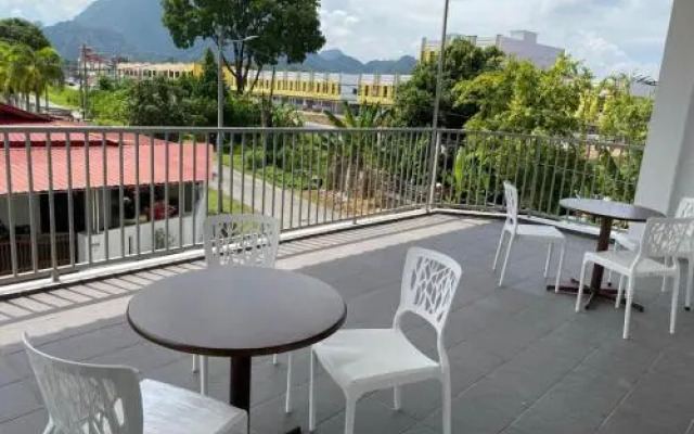 5 min to Qing Xin Ling Cultural Village Ipoh