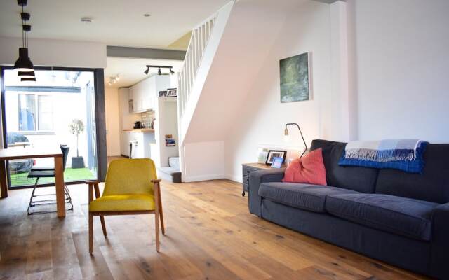 2 Bedroom House in Portobello